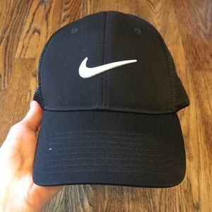 Black Nike Golf Hat